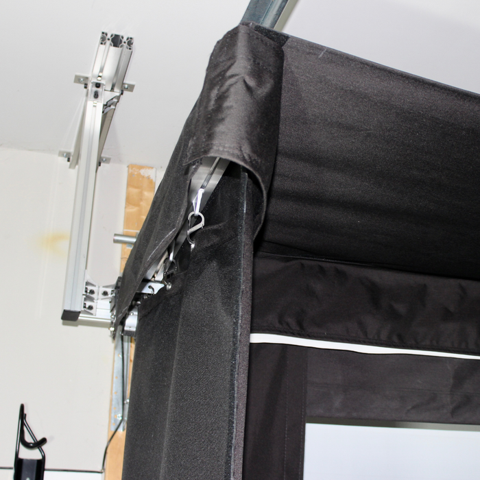 Close up of Vanish LITE side screen track and built-in baffle